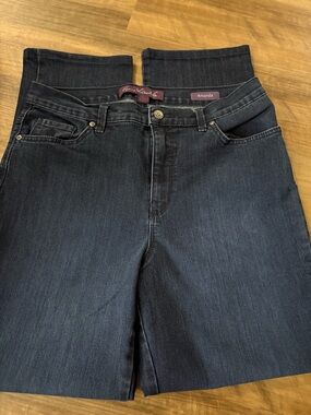 Gloria Vanderbilt Dark Blue Straight Leg Jeans